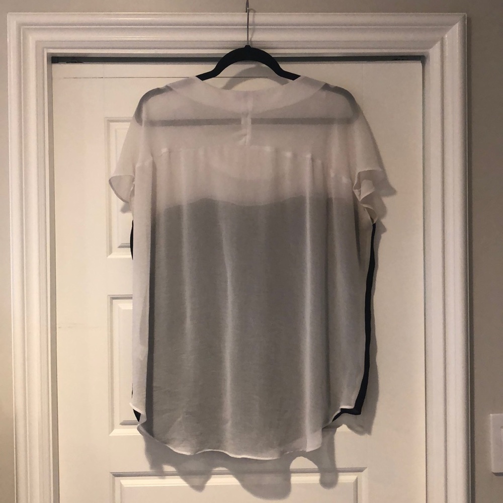 Blouse - Picture 2 of 3